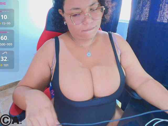 Italy-boobs webcam
