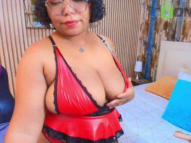 Italy-boobs webcam