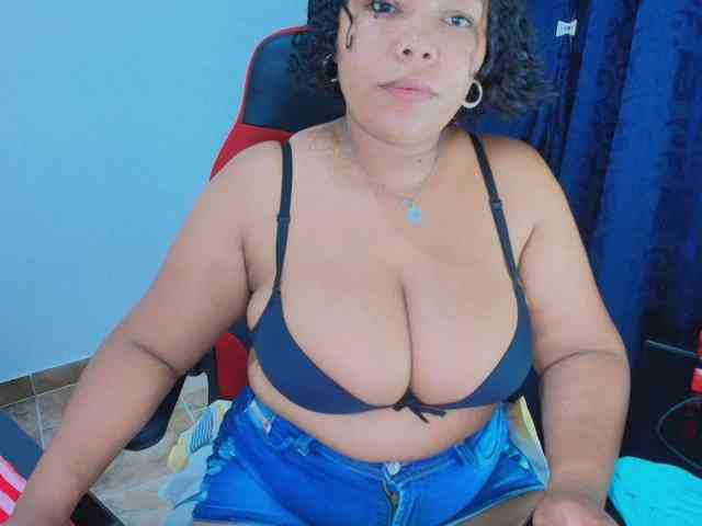 Italy-boobs webcam