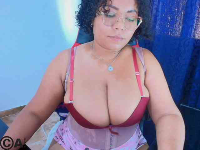 Italy-boobs webcam