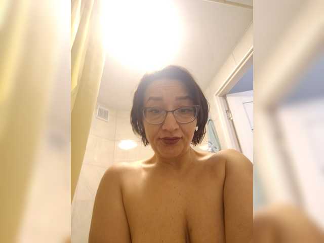 Jenis-1's BongaCams show and profile