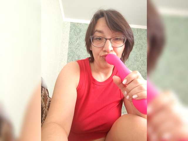 le modèle Jenis-1 est en webcam porno dans un show sur le site bongacams, il possède les tags suivants: White/Caucasian,Brunette,Shaved