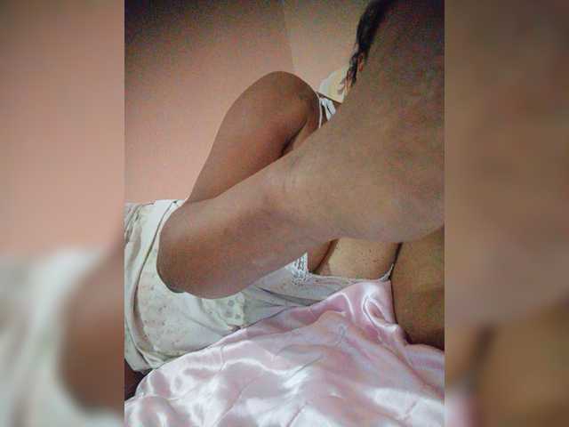 Estrelalua32 live webcam show