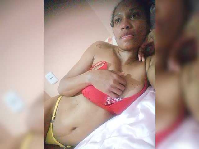 Estrelalua32 live webcam show