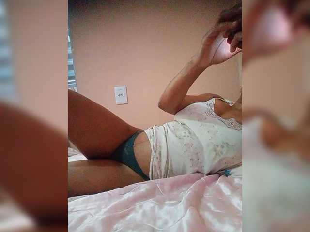 Estrelalua32 live webcam show