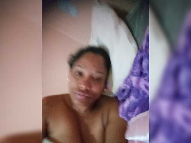 Estrelalua32 live webcam show