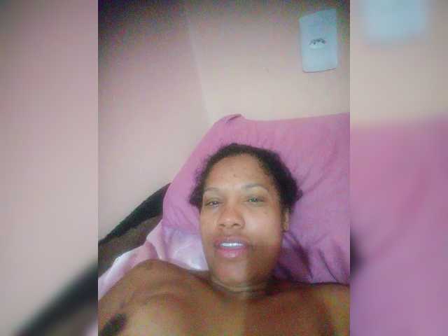 Estrelalua32 live webcam show