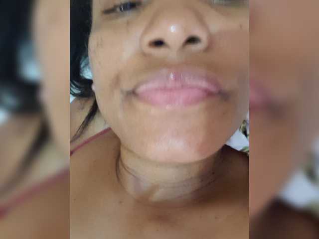 Estrelalua32's BongaCams show and profile