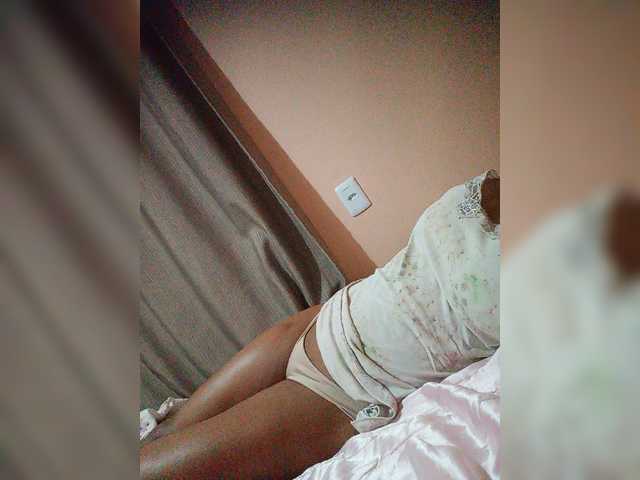 Estrelalua32 live webcam show