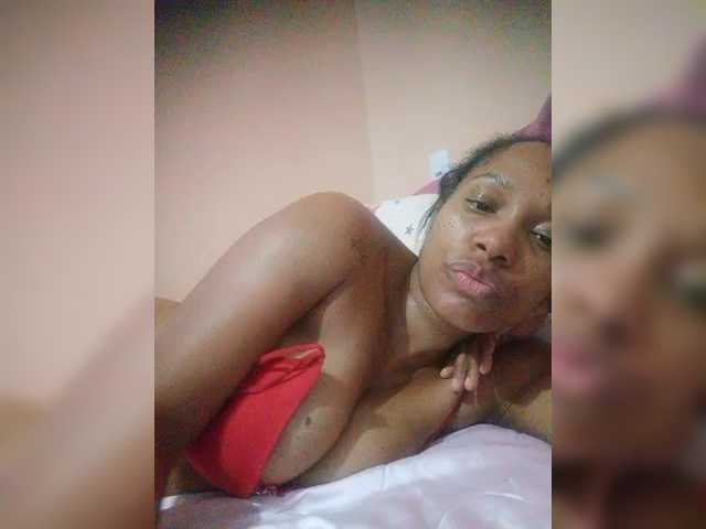 Estrelalua32 live webcam show