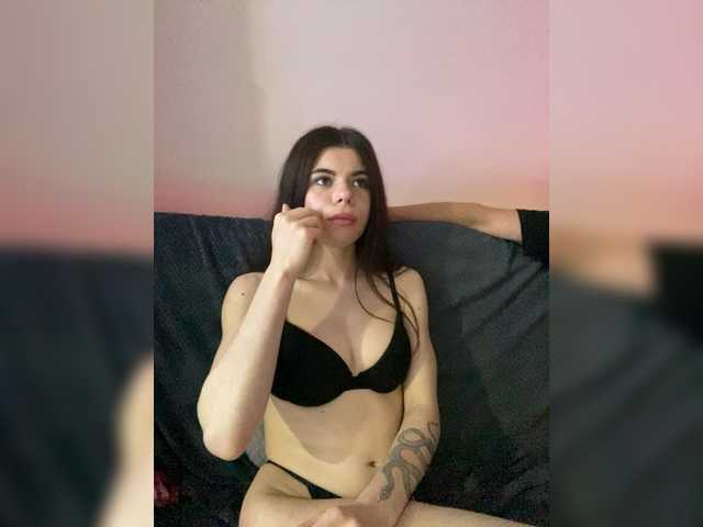 gummy-bears live sex show