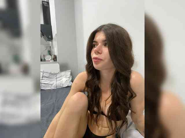 Gummy-Bears Sex Cam Show