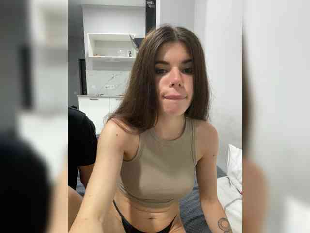Gummy-Bears Sex Cam Show