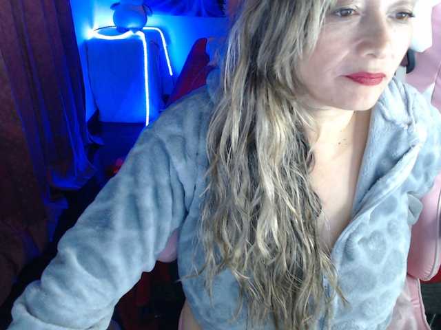 Melodyy live cam on BongaCams