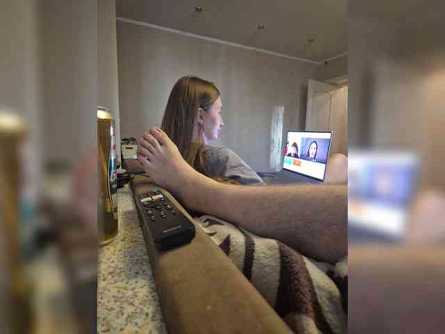 Loveisg webcam