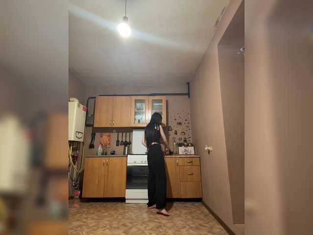 Hikikomori27 live cam preview