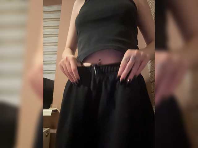 Hikikomori27 live cam preview