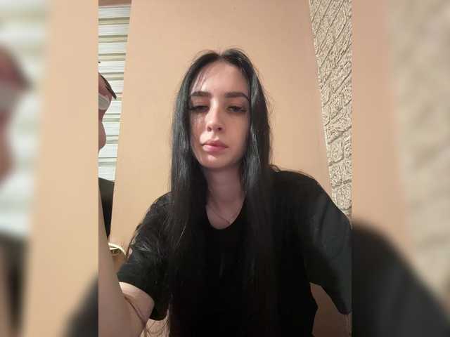 Hikikomori27 live webcam show