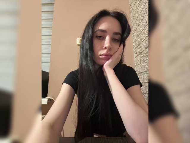 Hikikomori27 live webcam show