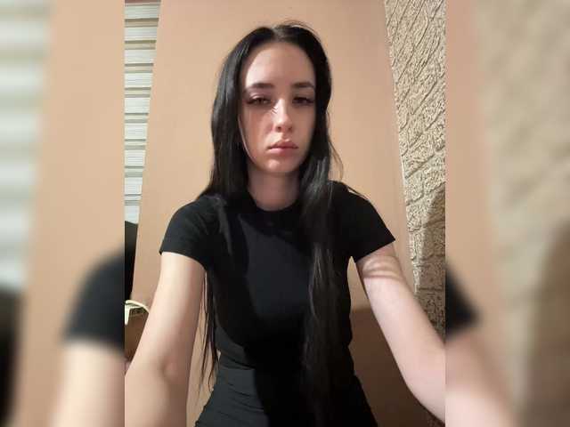 Hikikomori27 live webcam show