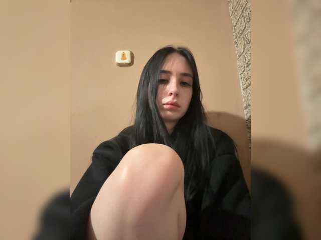 Hikikomori27 live cam preview