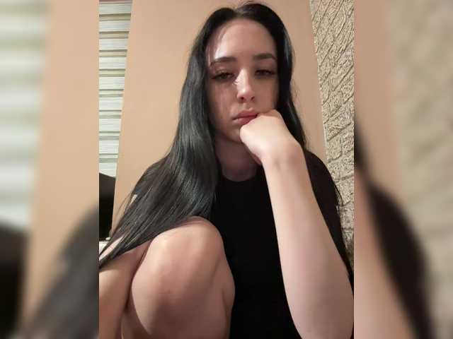 Hikikomori27 live webcam show