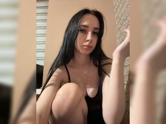 Hikikomori27 live webcam show