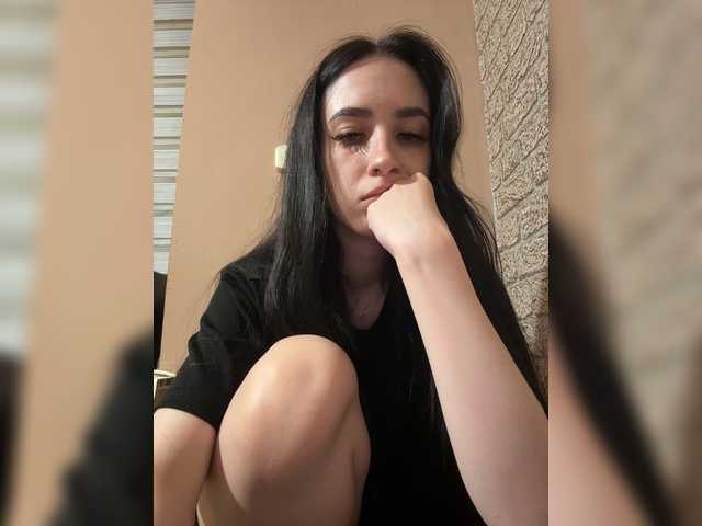 Hikikomori27 live webcam show