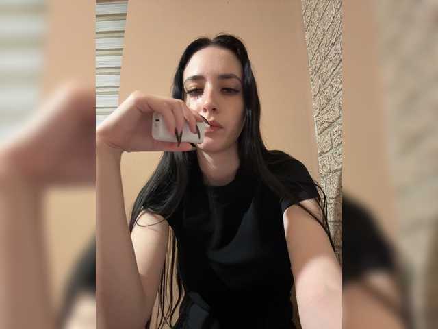 Hikikomori27 live webcam show