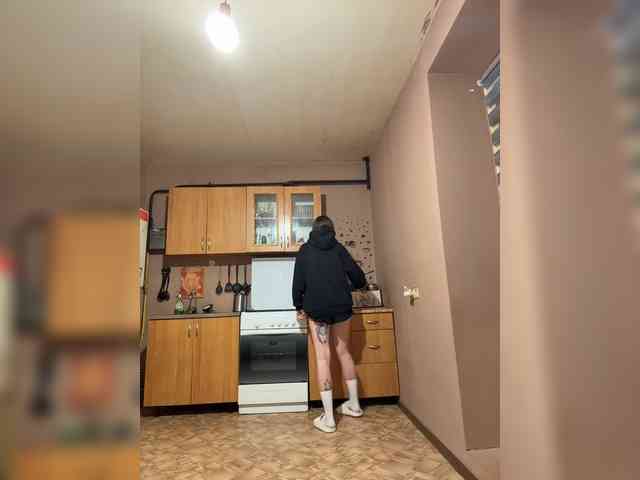 Hikikomori27