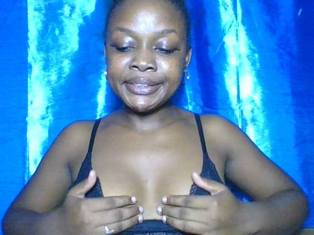 Labella204's BongaCams show and profile