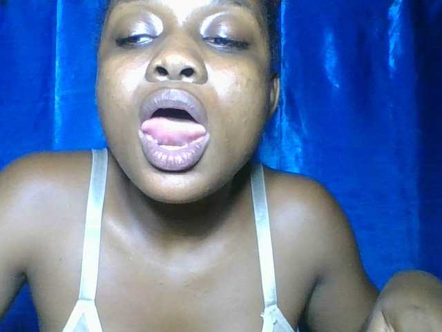 Labella204's BongaCams show and profile