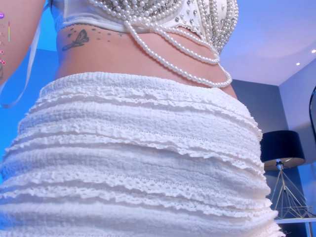 TaraLawrence's BongaCams show and profile