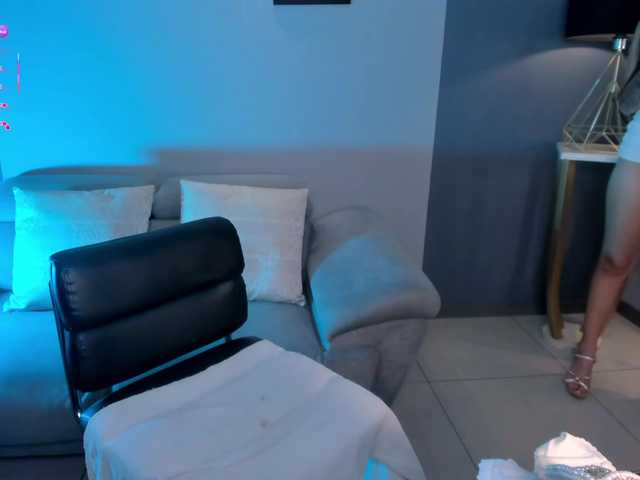 TaraLawrence's BongaCams show and profile