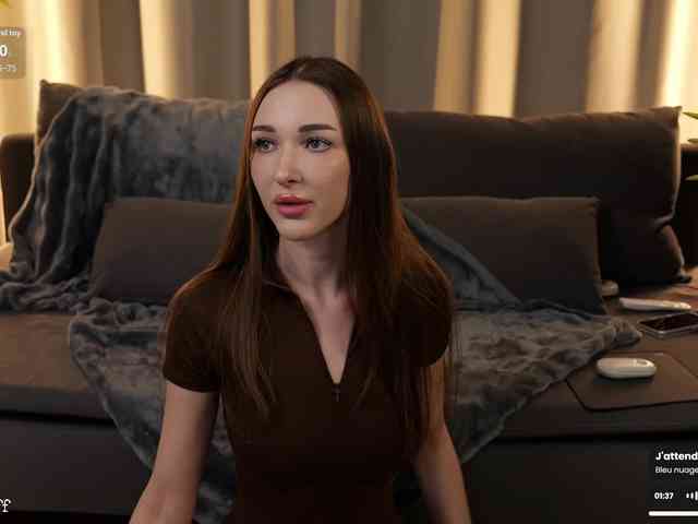 Ten model jest teraz na żywo. -Vivian-