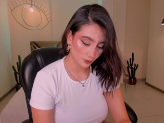 MaddisonLowe Porn Show