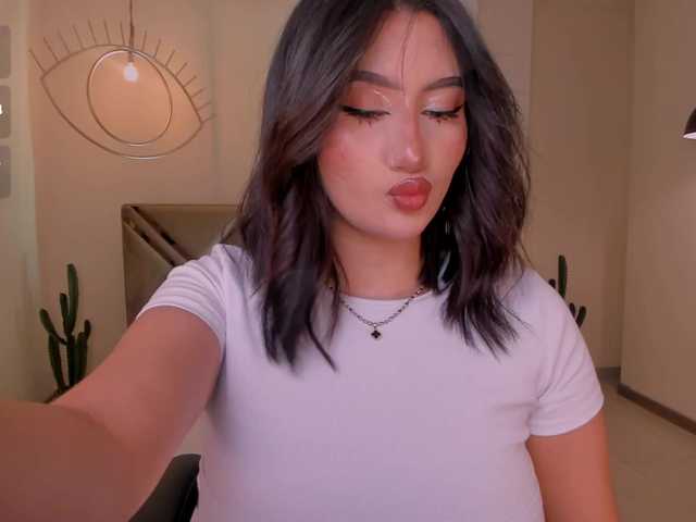 MaddisonLowe live webcam show
