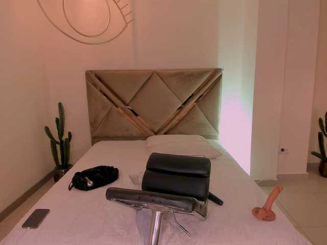 MaddisonLowe live cam