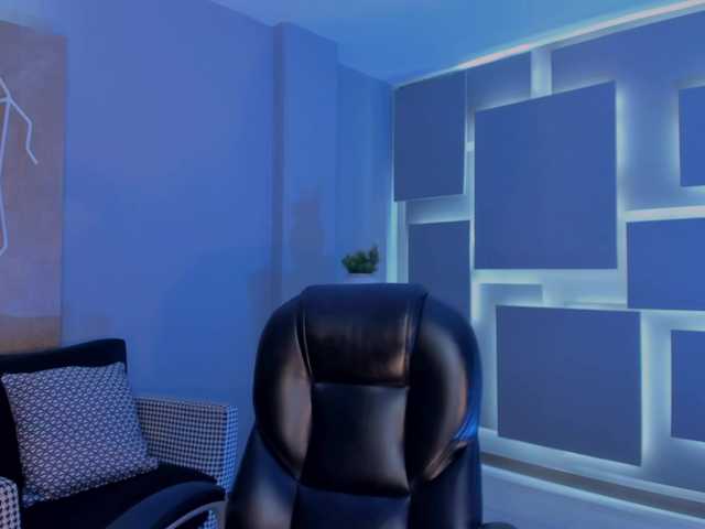 MaddisonLowe's BongaCams show and profile