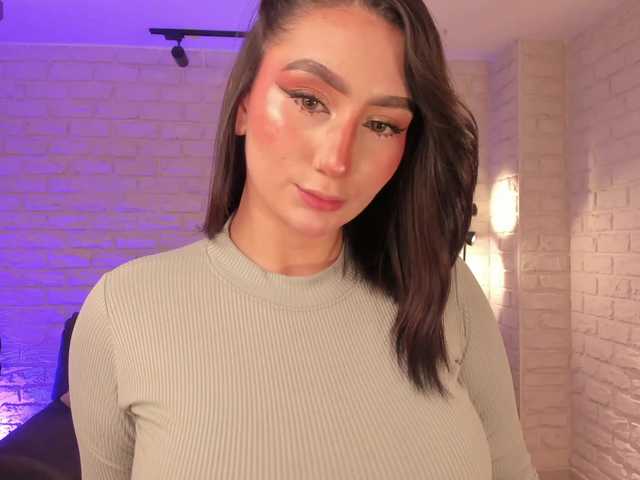 MaddisonLowe live cam on BongaCams