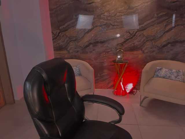 MaddisonLowe live cam on BongaCams