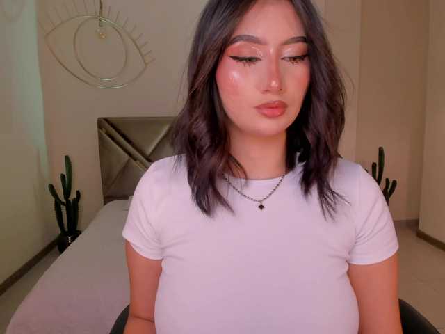 MaddisonLowe live webcam show
