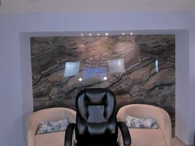 MaddisonLowe live cam preview