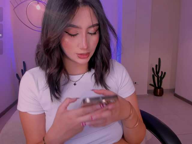 MaddisonLowe live webcam show