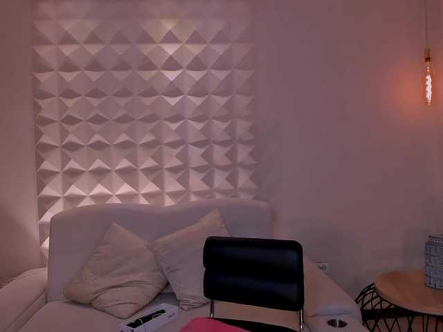 MaddisonLowe live cam on BongaCams