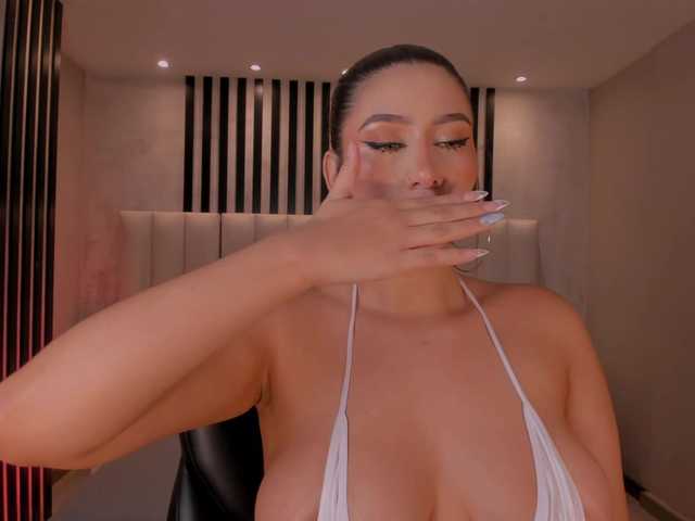 MaddisonLowe live cam on BongaCams