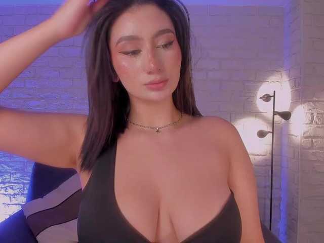 MaddisonLowe live cam on BongaCams