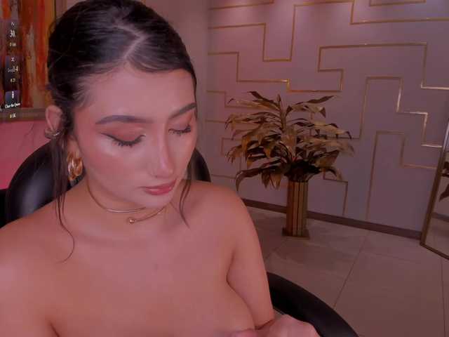 MaddisonLowe live cam on BongaCams