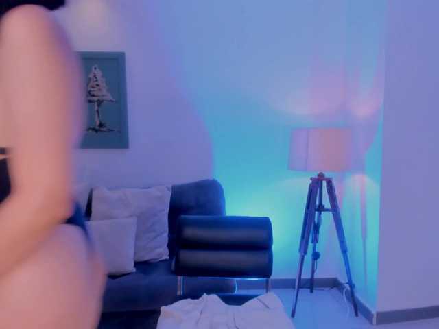 MaddisonLowe's BongaCams show and profile