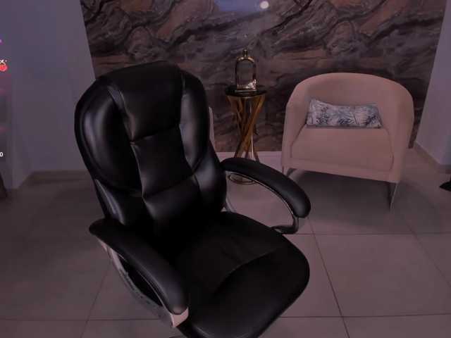 MaddisonLowe live cam on BongaCams